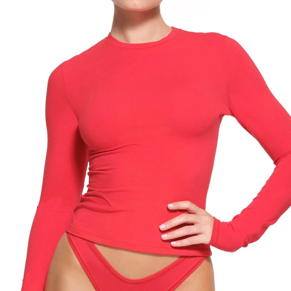 SKIMS LONG SLEEVE RED